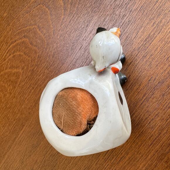 Vintage Dog with Violin Dice Pin Cushion Ceramic Made in Japan - Picture 5 of 7